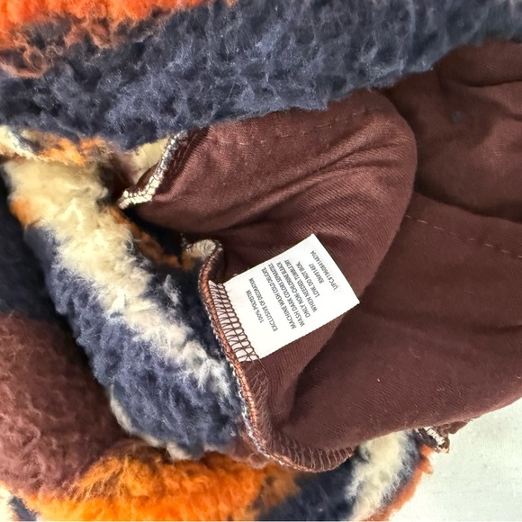 Aztec Patterned Fleece Sweater - Picture 4 of 4